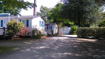 Vente de mobil homes et location parcelles à l'annéeau Camping 2 étoiles Les Ombrages à Meschers sur Gironde en Charente Maritime