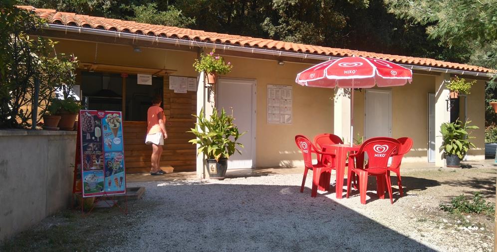 Services et prestations du Camping Les Ombrages, camping 2 étoiles à 250m de la plage, location de mobil homes, camping résidentiel à Meschers sur Gironde près de Royan en Charente Maritime