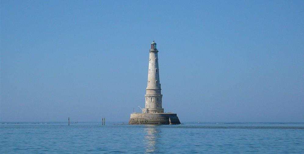 Phare de Cordouan près du Camping Les Ombrages, camping 2 étoiles à 250m de la plage, location de mobil homes, camping résidentiel à Meschers sur Gironde près de Royan en Charente Maritime