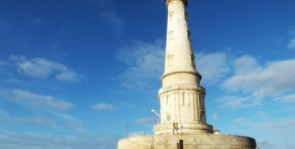 Phare de Cordouan près du Camping Les Ombrages, camping 2 étoiles à 250m de la plage, location de mobil homes, camping résidentiel à Meschers sur Gironde près de Royan en Charente Maritime