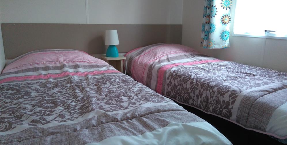 Location de mobil homes au Camping Les Ombrages, camping 2 étoiles à 250m de la plage, camping résidentiel à Meschers sur Gironde près de Royan en Charente Maritime