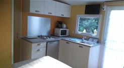  Location mobile-home 2/3 personnes, cuisine, au camping les ombrages, camping 2 étoiles à 250m de la plage, camping résidentiel à Meschers sur Gironde près de Royan en Charente Maritime 